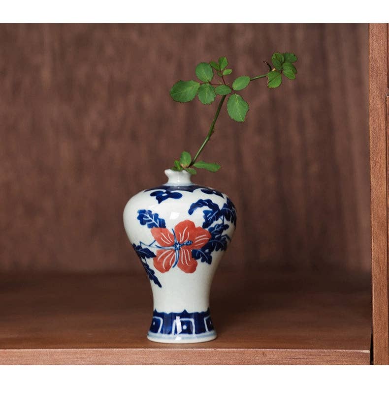 Hand-painted Blue and White Porcelain Vase