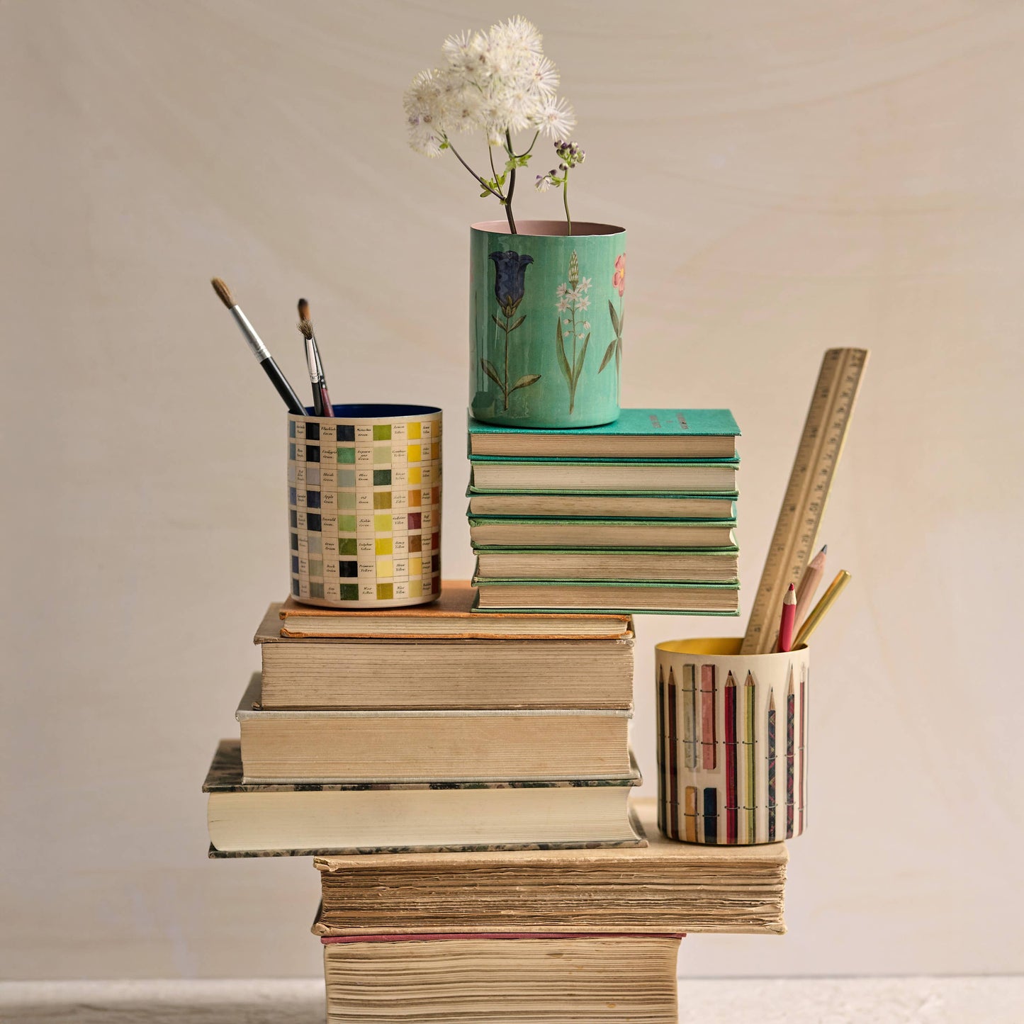 Enamel Everything Pot - Vintage Pencils & Chalks