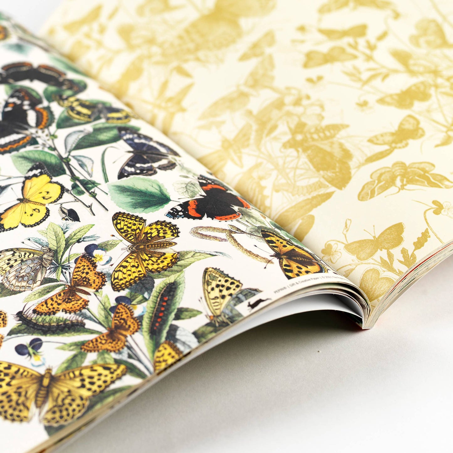 Butterflies Gift & Creative Paper Book Vol. 109