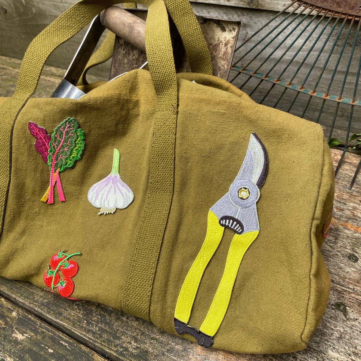 Embroidered Fabric Bookmark – Gardeners Secateurs