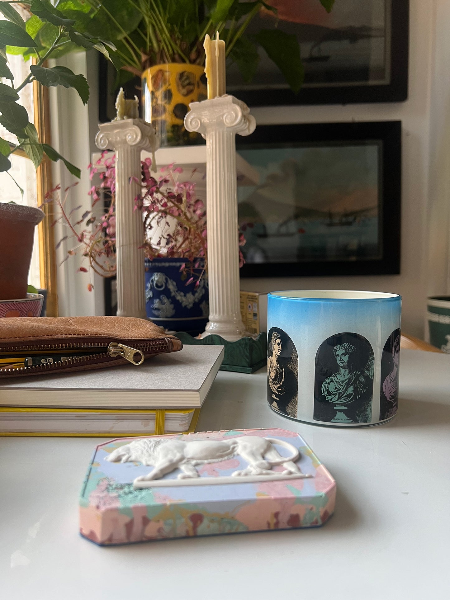 Classical Alcove Brush Pot - Blue