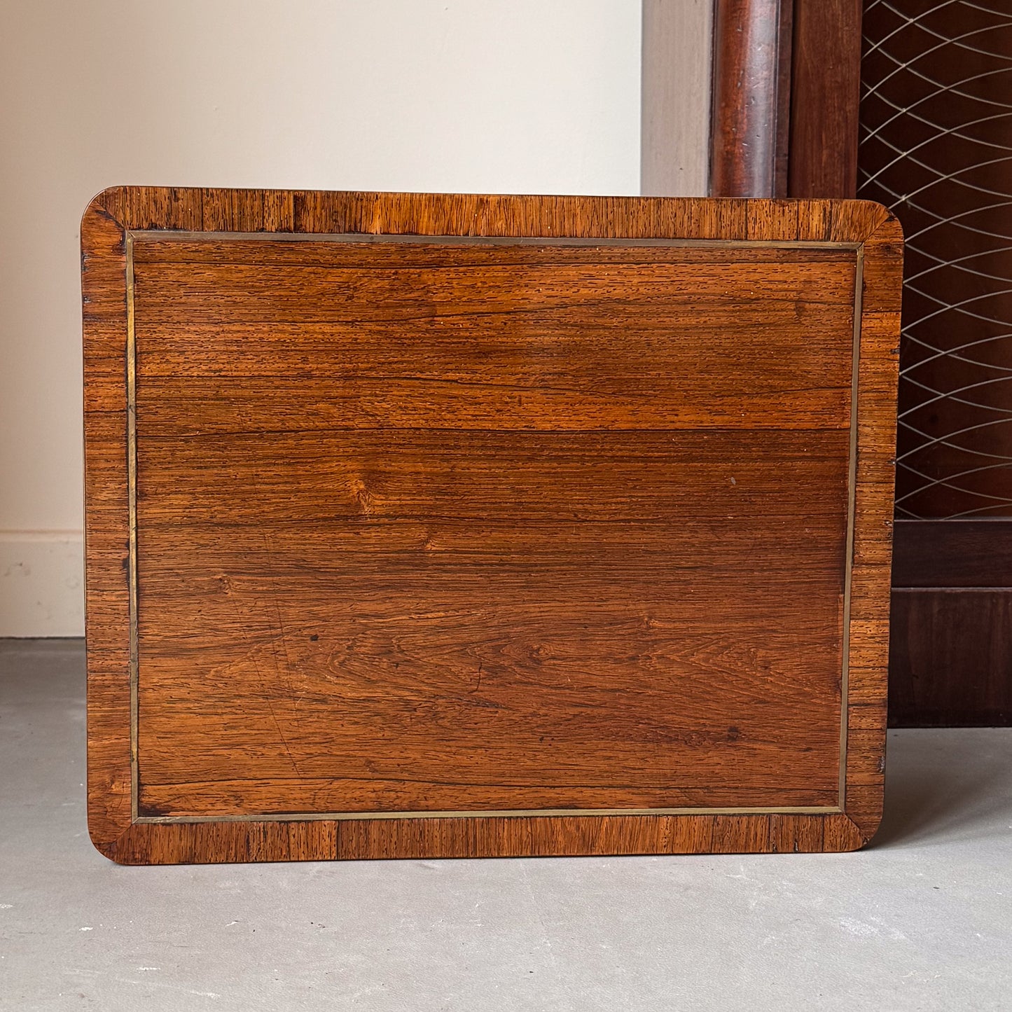 A Regency Gonçalo Alves Pedestal Table