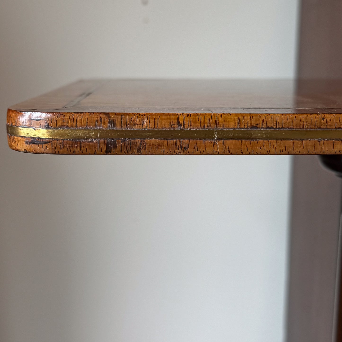 A Regency Gonçalo Alves Pedestal Table