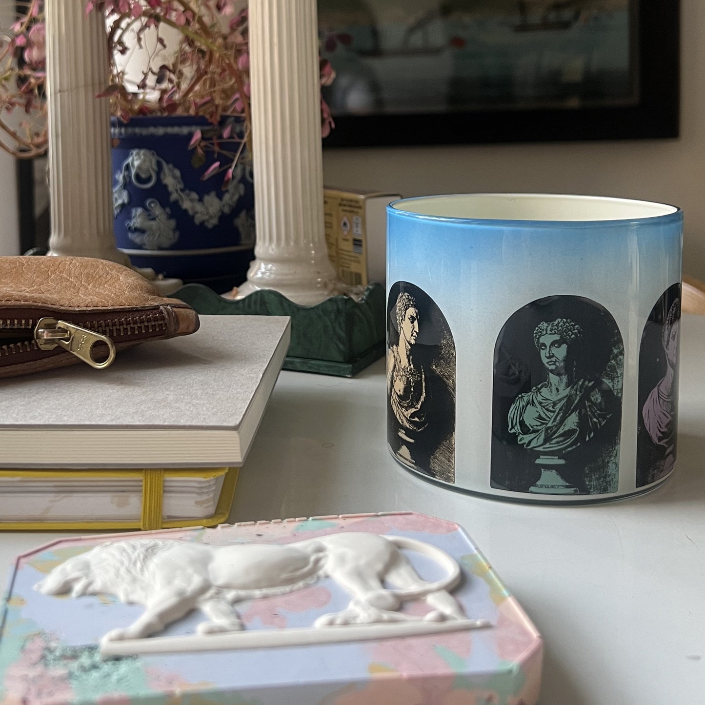 Classical Alcove Brush Pot - Blue