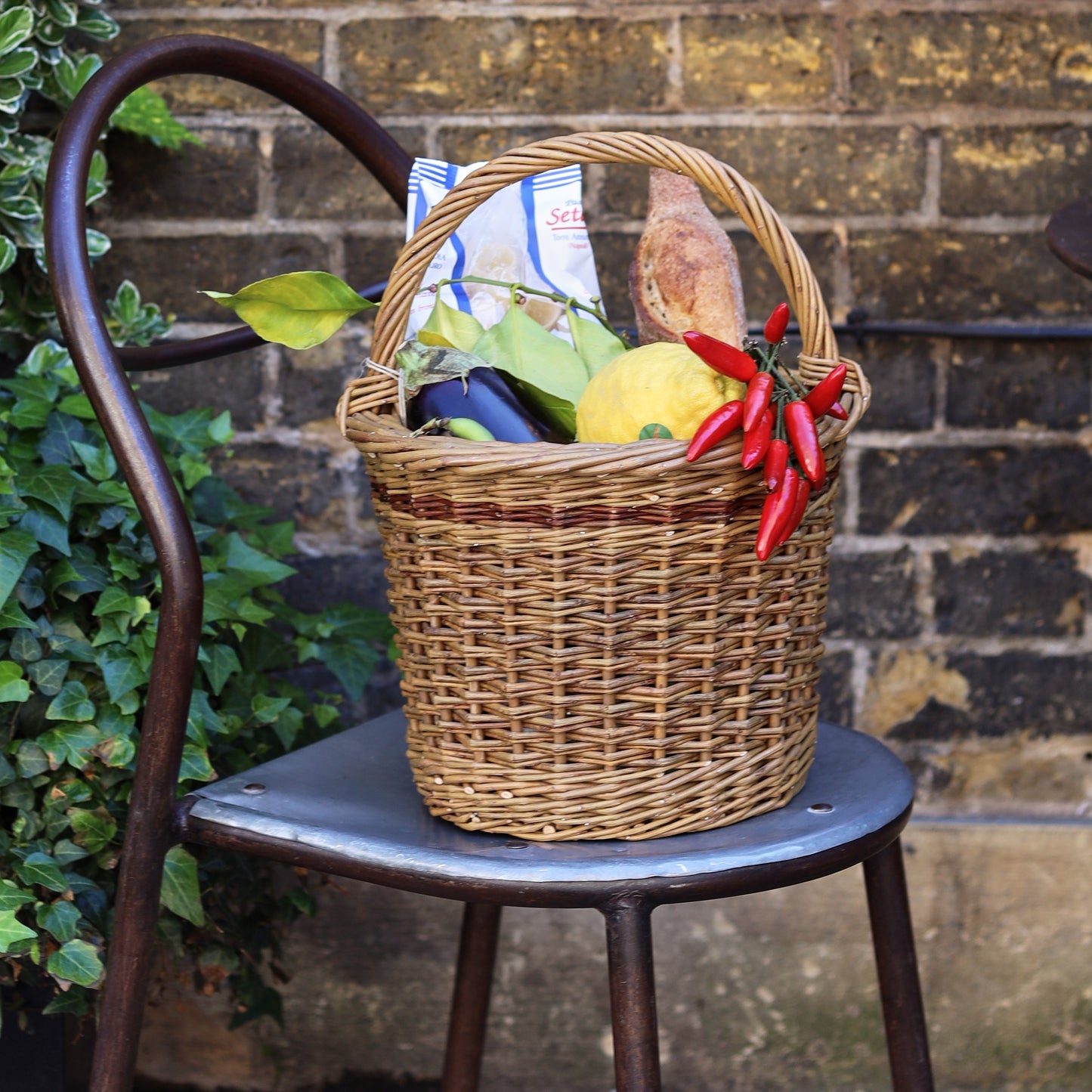 Round Shopper Willow Basket