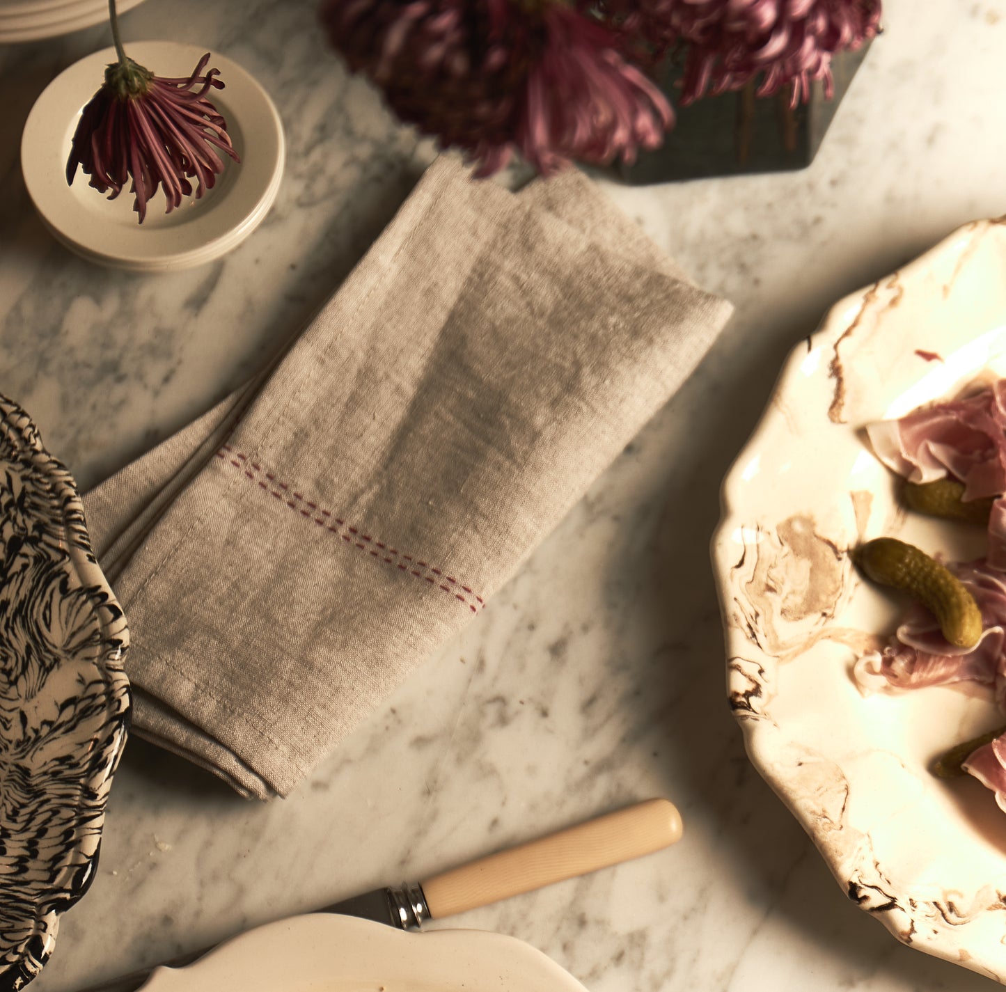 Black & Cream Swirl Earthenware- Dinner Plate - Irregular Edge