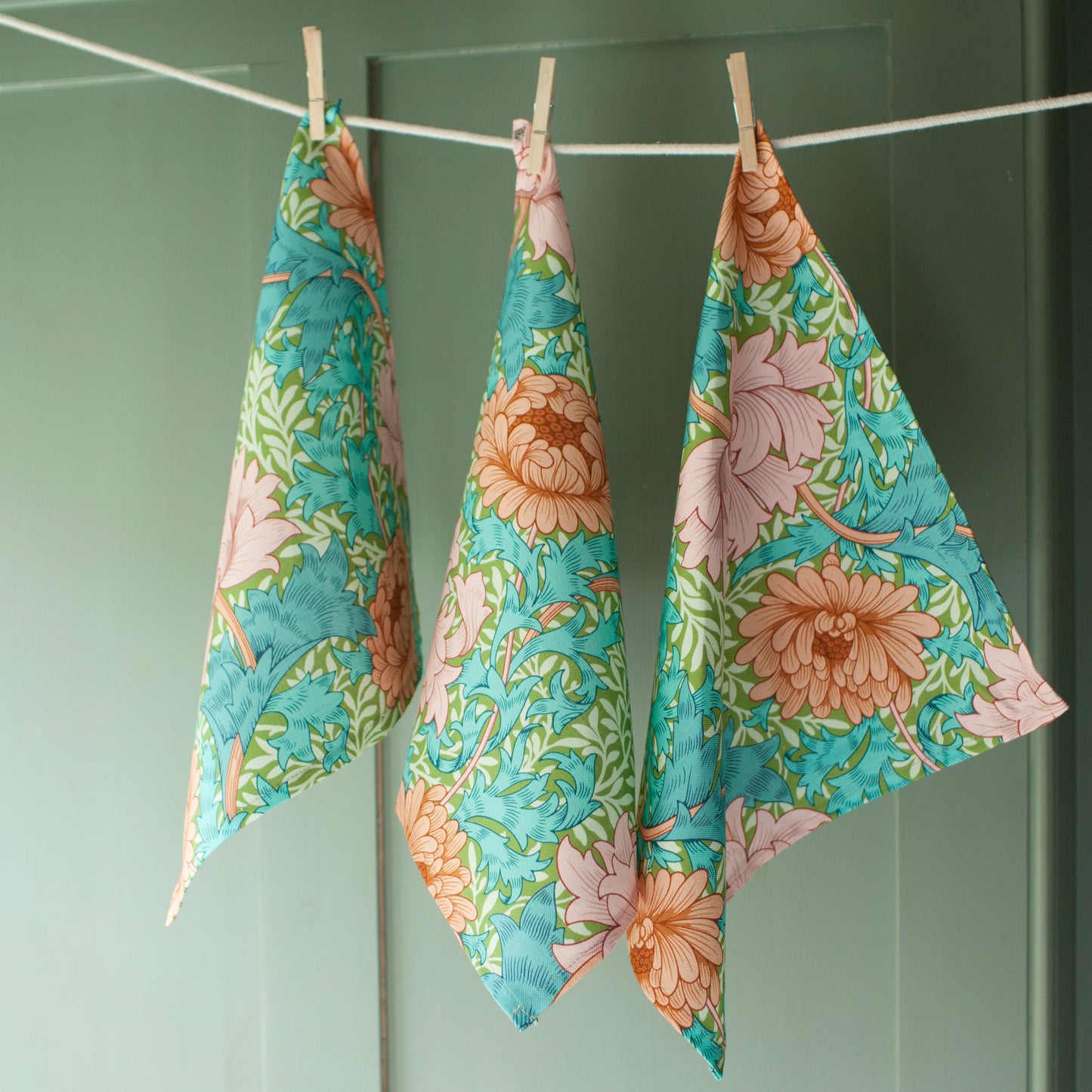 Chrysanthemum Napkin - Sky Blue Summer