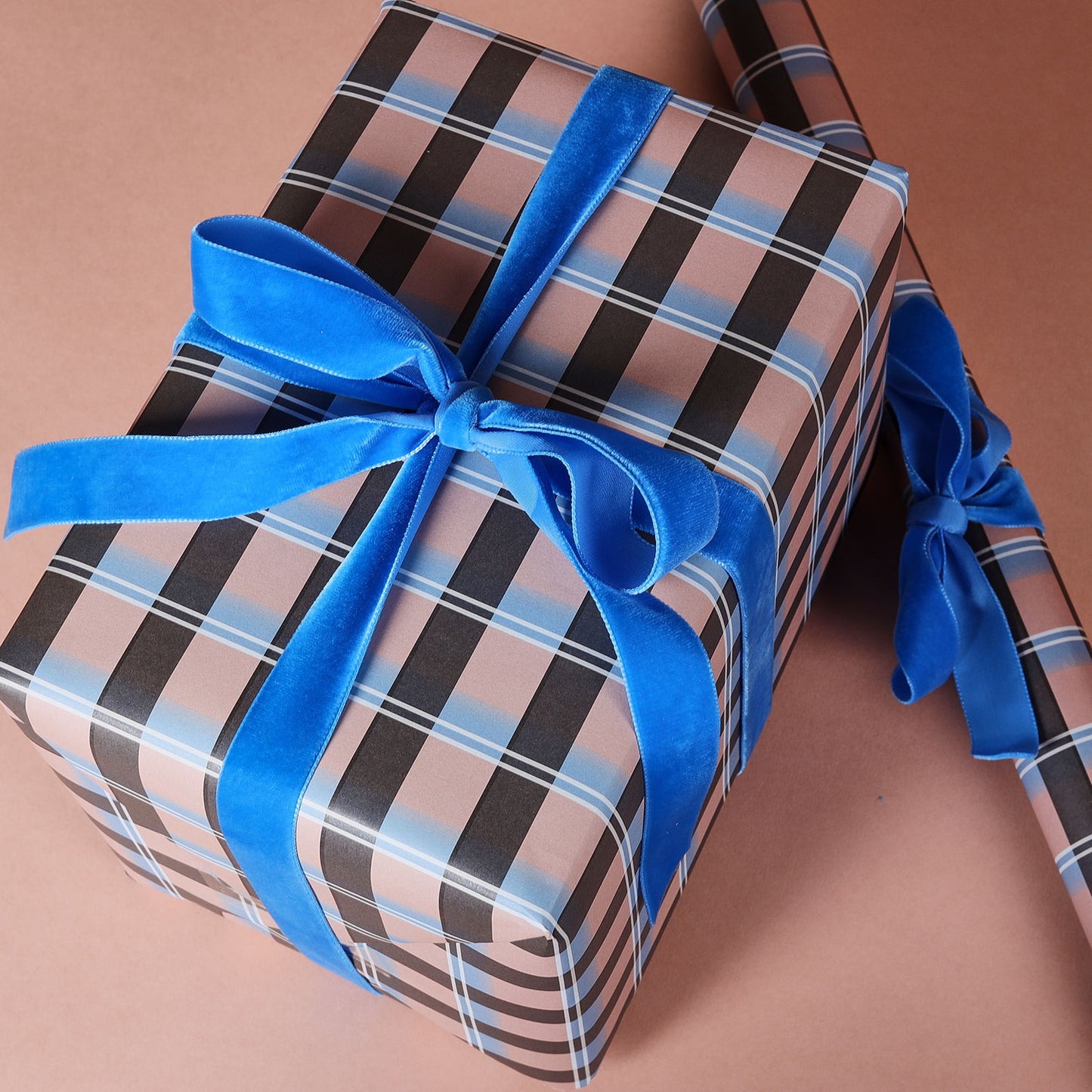 Biedermeier Check Patterned Paper - 5 Sheets Of Lilac/Blue Paper